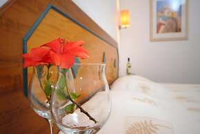 Barbouni Hotel & Studios