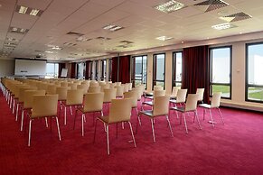 Kyriad Prestige Lyon Est - Saint Priest Eurexpo Hotel and Spa