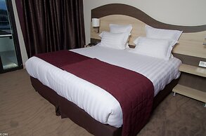 Kyriad Prestige Lyon Est - Saint Priest Eurexpo Hotel and Spa