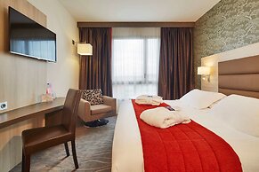 Kyriad Prestige Lyon Est - Saint Priest Eurexpo Hotel and Spa