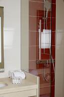 Kyriad Prestige Lyon Est - Saint Priest Eurexpo Hotel and Spa