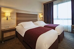 Kyriad Prestige Lyon Est - Saint Priest Eurexpo Hotel and Spa