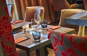 Kyriad Prestige Lyon Est - Saint Priest Eurexpo Hotel and Spa