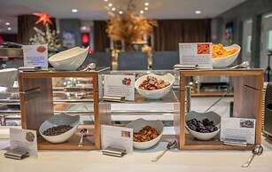 Kyriad Prestige Lyon Est - Saint Priest Eurexpo Hotel and Spa