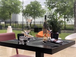 Kyriad Prestige Lyon Est - Saint Priest Eurexpo Hotel and Spa