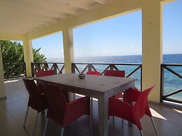 Scuba Lodge & Ocean Suites