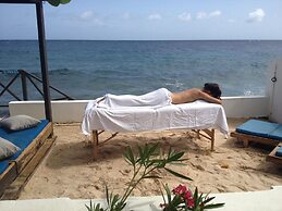 Scuba Lodge & Ocean Suites