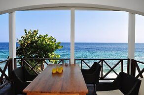 Scuba Lodge & Ocean Suites