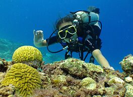 Scuba Lodge & Ocean Suites