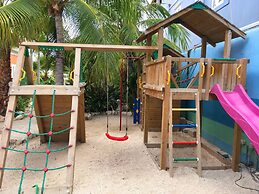 Scuba Lodge & Ocean Suites