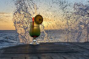 Scuba Lodge & Ocean Suites