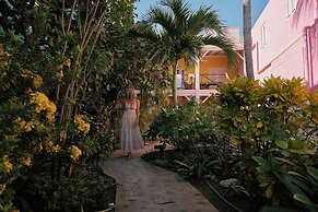 Scuba Lodge & Ocean Suites