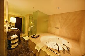 Crowne Plaza Kochi by IHG