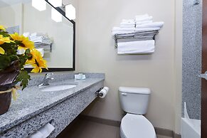 Comfort Inn & Suites Page at Lake Powell