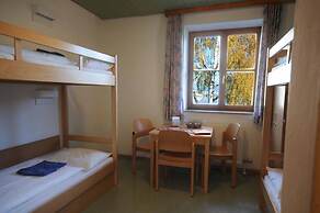 JUNGES HOTEL ZELL AM SEE - Hostel