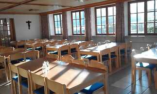 JUNGES HOTEL ZELL AM SEE - Hostel