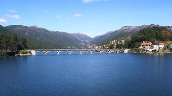 Corredoura Garden Alojamento