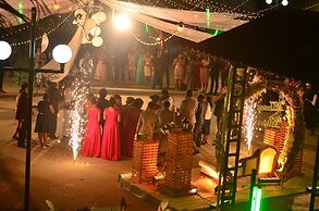 Indismart Woodbourne Resort