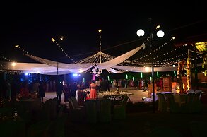 Indismart Woodbourne Resort