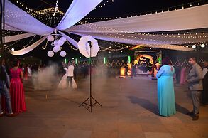 Indismart Woodbourne Resort