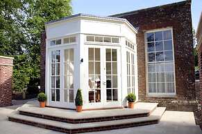 Donnington Grove Country Club
