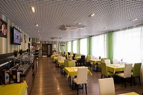 Tan Hotel