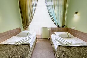 Tan Hotel