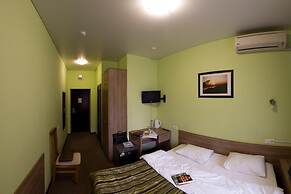 Tan Hotel