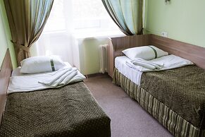 Tan Hotel