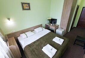 Tan Hotel
