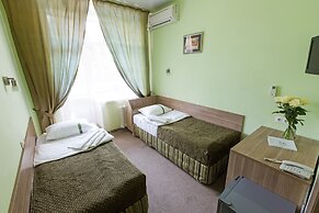 Tan Hotel