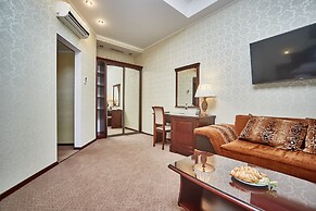 Royal Street Hotel