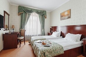 Royal Street Hotel