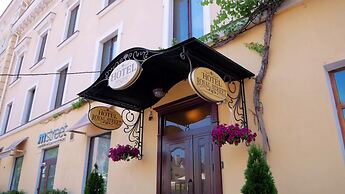 Royal Street Hotel