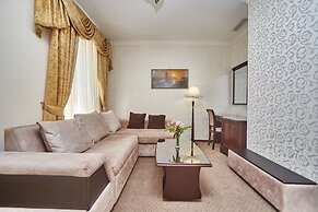 Royal Street Hotel