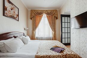 Royal Street Hotel