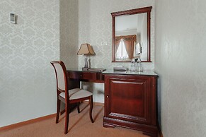 Royal Street Hotel