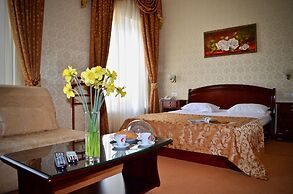 Royal Street Hotel