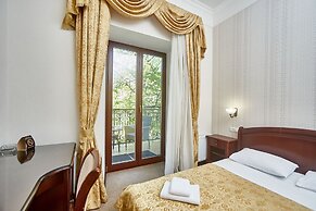 Royal Street Hotel
