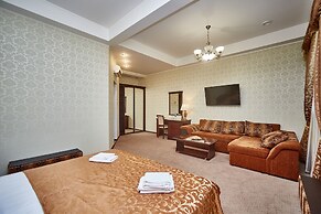 Royal Street Hotel