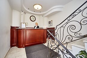 Royal Street Hotel