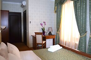 Royal Street Hotel