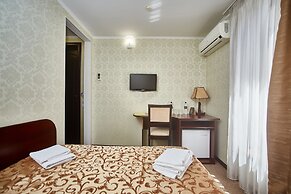 Royal Street Hotel