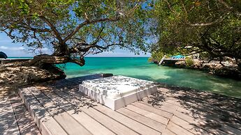 Hotel Coralina Island