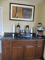 American Inn & Suites