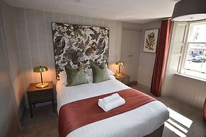 The Elphinstone Hotel