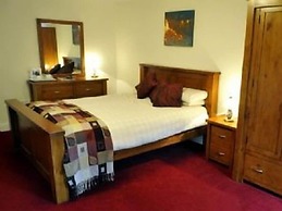 The Elphinstone Hotel