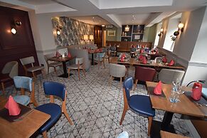 The Elphinstone Hotel