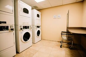 Hampton Inn & Suites Minot Airport