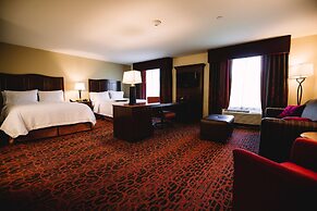 Hampton Inn & Suites Minot Airport